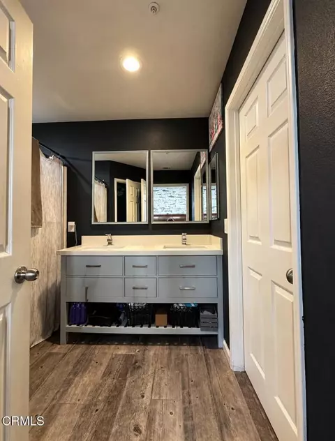 Bath - 5460 Dunbar Dr, Oxnard, CA 93033 photo 1 of 2