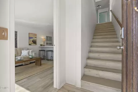Entry Way - 261 Hollywood Blvd, Oxnard, CA 93035 photo 1 of 2