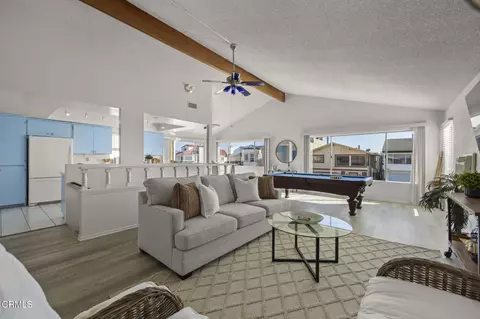 Living - 261 Hollywood Blvd, Oxnard, CA 93035 photo 4 of 5