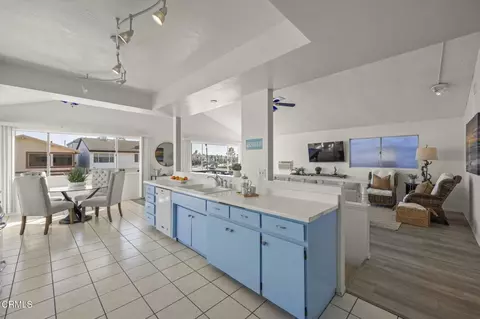 Kitchen - 261 Hollywood Blvd, Oxnard, CA 93035 photo 5 of 5