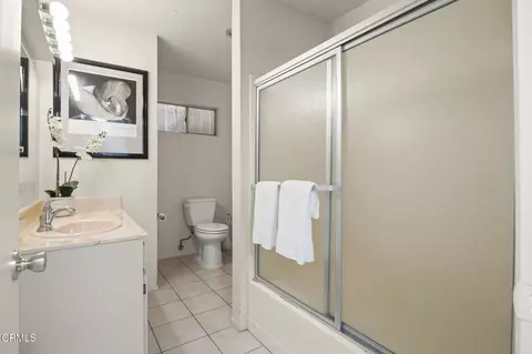 Bath - 261 Hollywood Blvd, Oxnard, CA 93035 photo 1 of 2