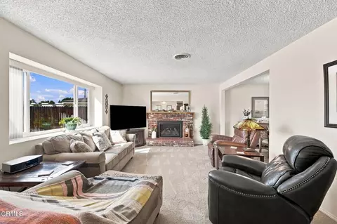 Living - 10606 Dee Dee Ave, Bakersfield, CA 93312 photo 1 of 5