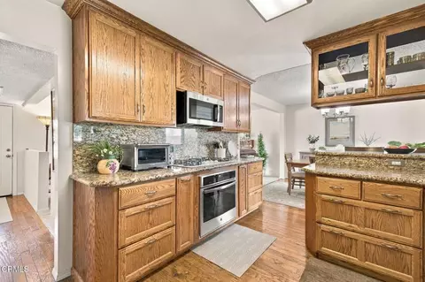 Kitchen - 10606 Dee Dee Ave, Bakersfield, CA 93312 photo 6 of 7