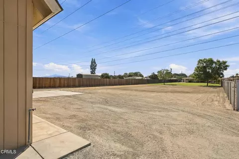 Exterior - 10606 Dee Dee Ave, Bakersfield, CA 93312 photo 10 of 12
