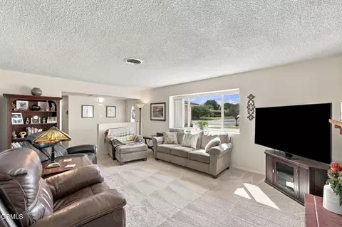 Living - 10606 Dee Dee Ave, Bakersfield, CA 93312 photo 3 of 5