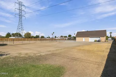 Exterior - 10606 Dee Dee Ave, Bakersfield, CA 93312 photo 7 of 12