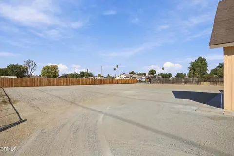 Exterior - 10606 Dee Dee Ave, Bakersfield, CA 93312 photo 8 of 12