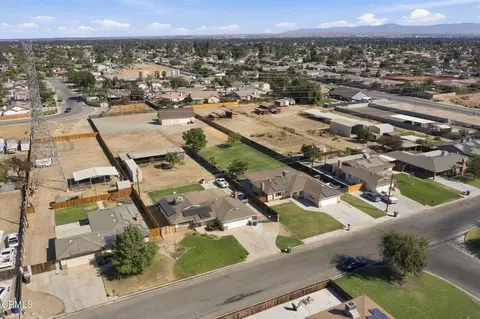 View/Area - 10606 Dee Dee Ave, Bakersfield, CA 93312 photo 1 of 7