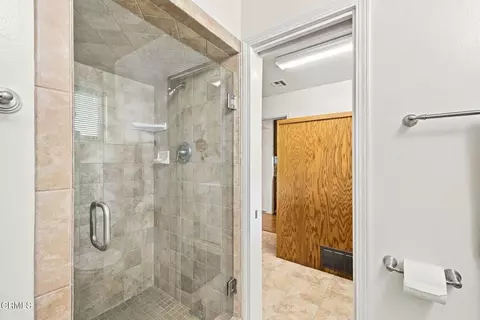 Bath - 10606 Dee Dee Ave, Bakersfield, CA 93312 photo 2 of 4