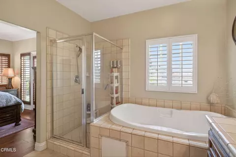 Bath - 1315 Bayside Cir, Oxnard, CA 93035 photo 2 of 6