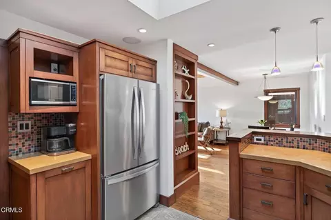 Kitchen - 2916 Lakeshore Ct, Oxnard, CA 93035 photo 5 of 5