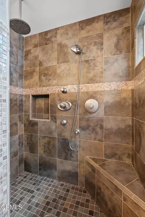 Bath - 2916 Lakeshore Ct, Oxnard, CA 93035 photo 5 of 9