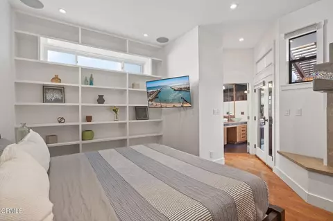 Bedroom - 2916 Lakeshore Ct, Oxnard, CA 93035 photo 5 of 7