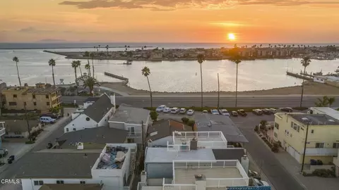 View/Area - 2916 Lakeshore Ct, Oxnard, CA 93035 photo 1 of 9