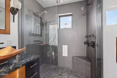 Bath - 2916 Lakeshore Ct, Oxnard, CA 93035 photo 7 of 9