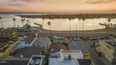 View/Area - 2916 Lakeshore Ct, Oxnard, CA 93035 photo 5 of 9