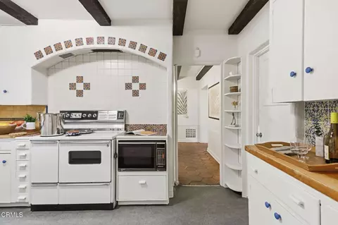 Kitchen - 610 W Eucalyptus St, Ojai, CA 93023 photo 2 of 4