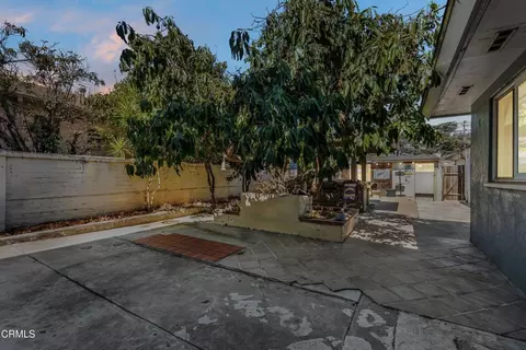 Exterior - 405 W Beverly Dr, Oxnard, CA 93030 photo 3 of 5