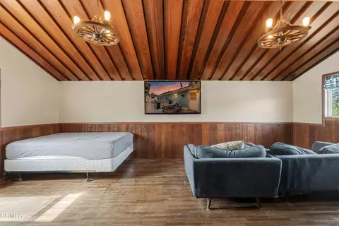 Bedroom - 405 W Beverly Dr, Oxnard, CA 93030 photo 1 of 6