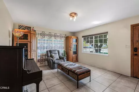 Other - 405 W Beverly Dr, Oxnard, CA 93030 photo 2 of 11