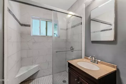 Bath - 405 W Beverly Dr, Oxnard, CA 93030 photo 3 of 3