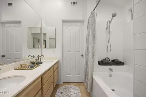 Bath - 708 Kickapoo Dr, Ventura, CA 93001 photo 3 of 4