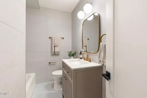 Bath - 175 E Lewis St, Ventura, CA 93001 photo 1 of 3