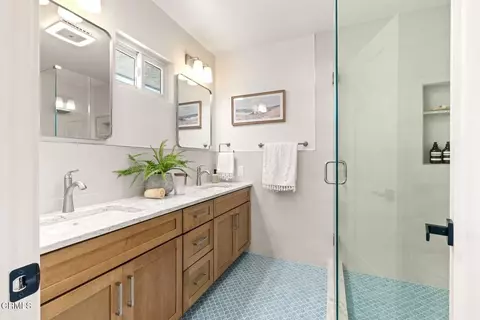 Bath - 175 E Lewis St, Ventura, CA 93001 photo 3 of 3