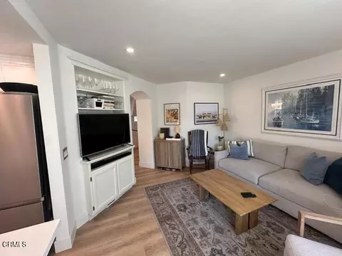 Living - 4868 Sullivan St, Ventura, CA 93003 photo 2 of 4