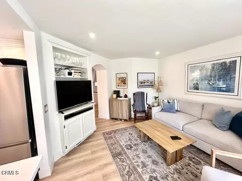 Living - 4868 Sullivan St, Ventura, CA 93003 photo 3 of 4