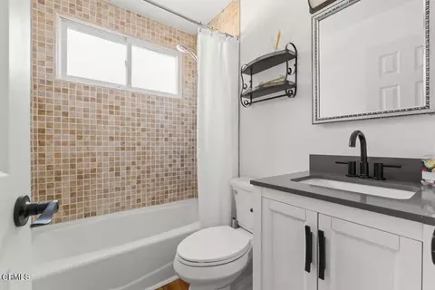 Bath - 1303 Sunset Pl, Ojai, CA 93023 photo 2 of 2
