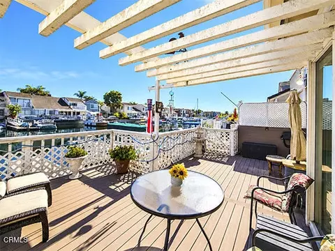 Exterior - 2020 Kingsbridge Way, Oxnard, CA 93035 photo 4 of 6