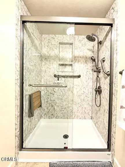 Bath - 2020 Kingsbridge Way, Oxnard, CA 93035 photo 3 of 4