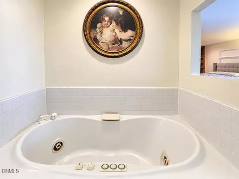 Bath - 2020 Kingsbridge Way, Oxnard, CA 93035 photo 2 of 4