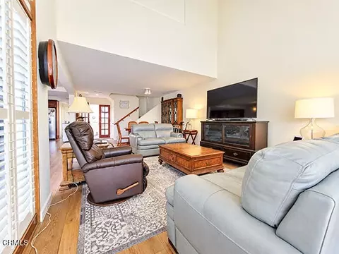 Living - 2020 Kingsbridge Way, Oxnard, CA 93035 photo 1 of 3