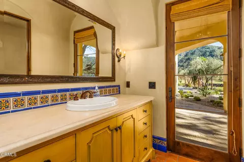 Bath - 561 Saddle Ln, Ojai, CA 93023 photo 4 of 4