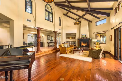 Living - 561 Saddle Ln, Ojai, CA 93023 photo 4 of 7