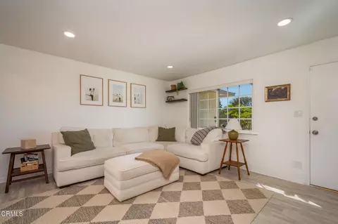 Living - 894 Barton Ave, Camarillo, CA 93010 photo 1 of 2