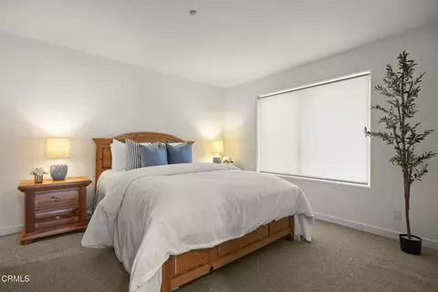 Bedroom - 1045 Mandalay Beach Rd, Oxnard, CA 93035 photo 5 of 6