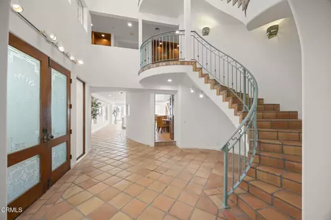Entry Way - 1045 Mandalay Beach Rd, Oxnard, CA 93035 photo 1 of 6