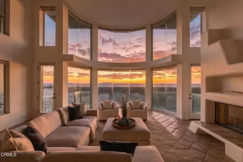 Living - 1045 Mandalay Beach Rd, Oxnard, CA 93035 photo 13 of 13