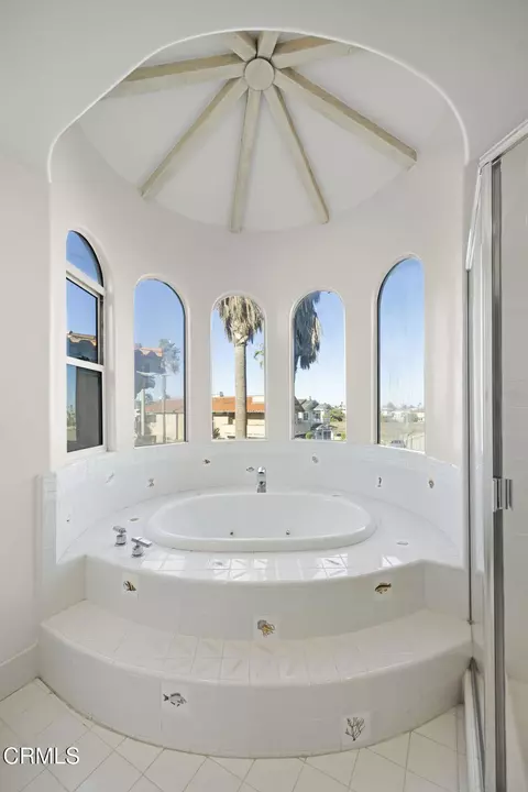 Bath - 1045 Mandalay Beach Rd, Oxnard, CA 93035 photo 7 of 11