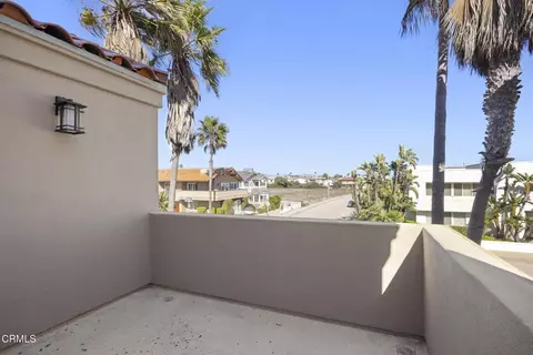 Exterior - 1045 Mandalay Beach Rd, Oxnard, CA 93035 photo 2 of 4
