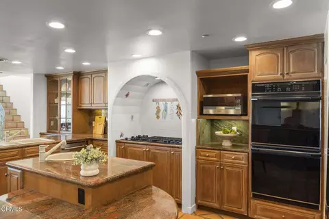 Kitchen - 1045 Mandalay Beach Rd, Oxnard, CA 93035 photo 2 of 4