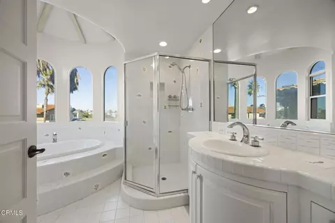 Bath - 1045 Mandalay Beach Rd, Oxnard, CA 93035 photo 6 of 11
