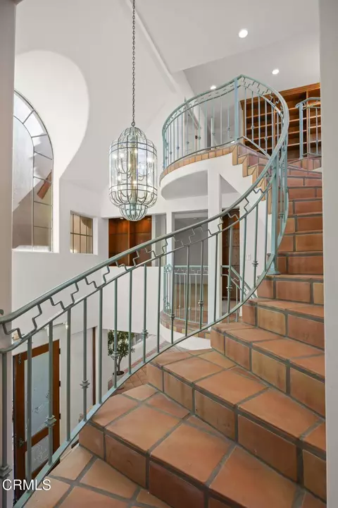 Entry Way - 1045 Mandalay Beach Rd, Oxnard, CA 93035 photo 5 of 6