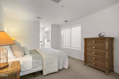 Bedroom - 1045 Mandalay Beach Rd, Oxnard, CA 93035 photo 3 of 6