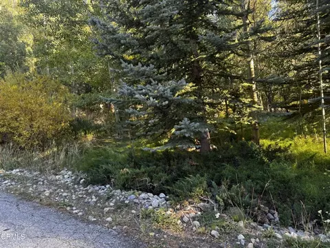 Minaret Road, June Lake, CA 93529