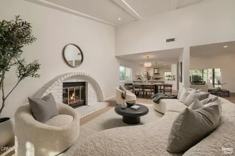 3668 Sunset Knolls Dr, Thousand Oaks, CA 91362
