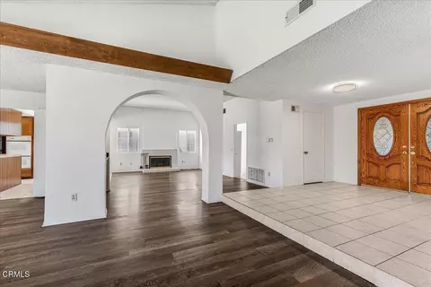 Living - 244 Deerwalk, Thousand Oaks, CA 91320 photo 9 of 14